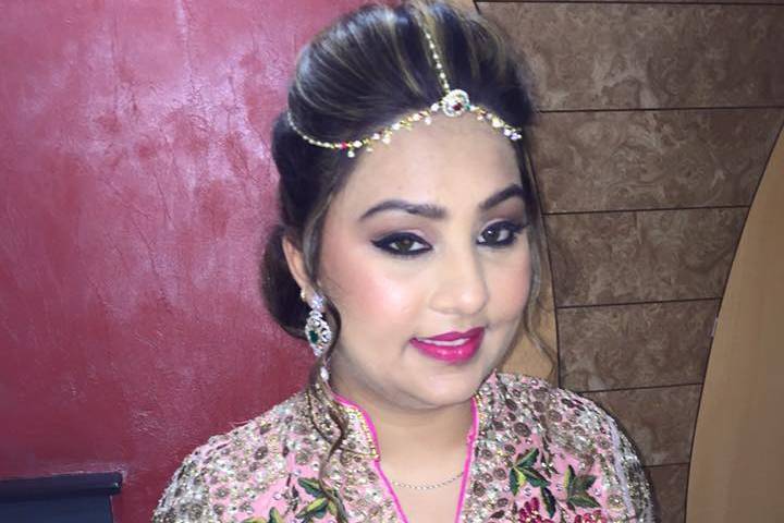 Roshika Narang Makeup & Hairstylist