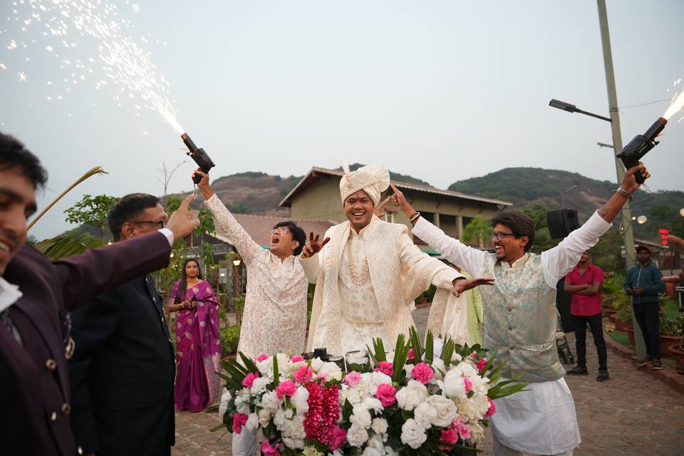 Groom entry