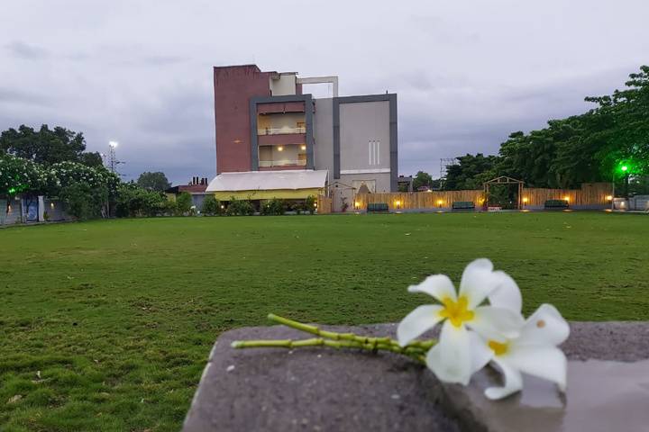 Lawn area
