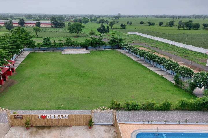 Lawn area