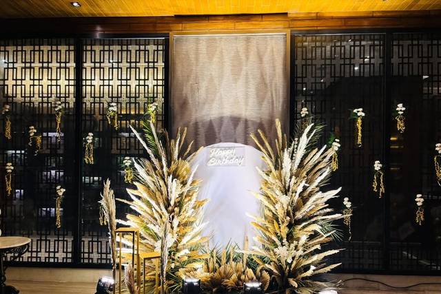 Entrance decor