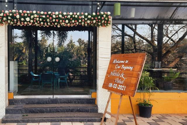 Entrance Decor