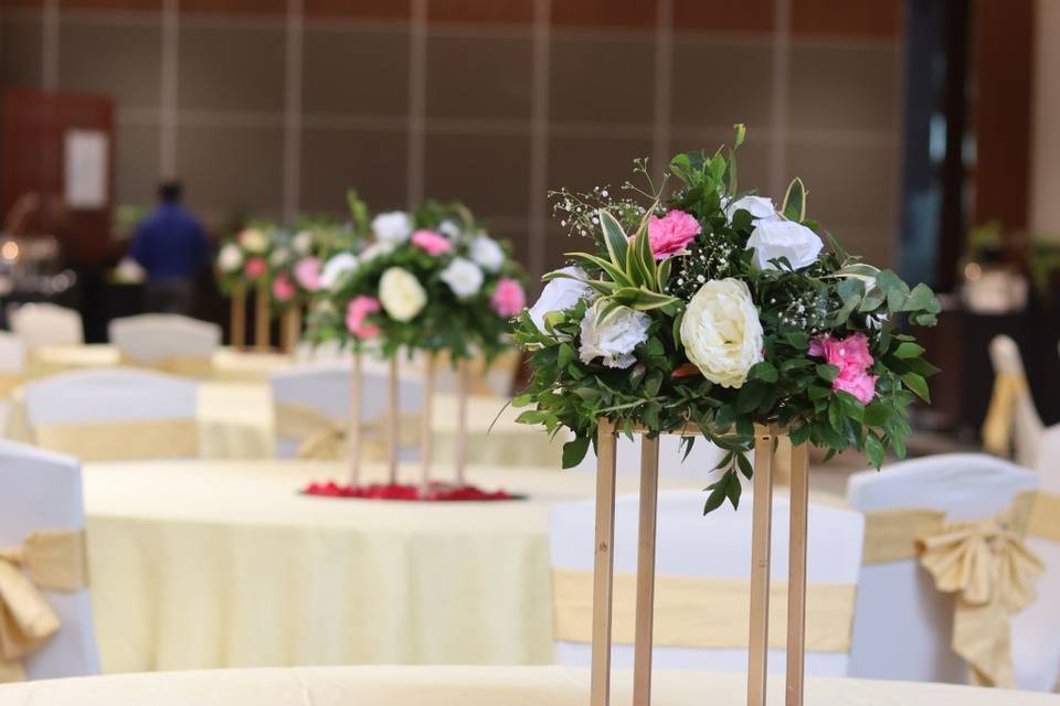 Table centre top
