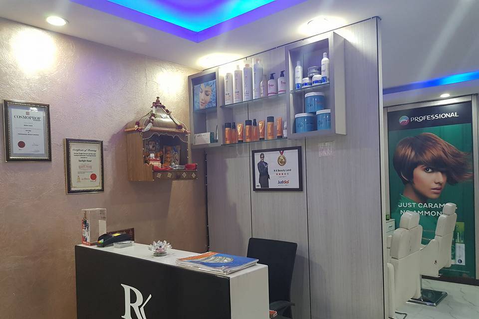 Look Me Unisex Salon in Lajpat Nagar 1Delhi  Best Salons in Delhi   Justdial
