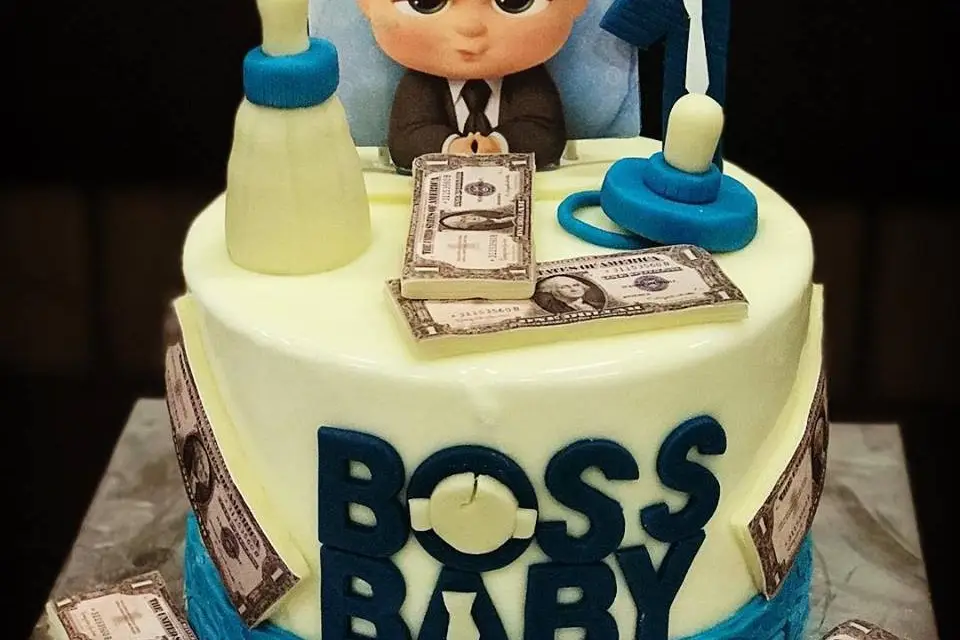 Online King of Boss Chocolate Cake Gift Delivery in UAE - FNP