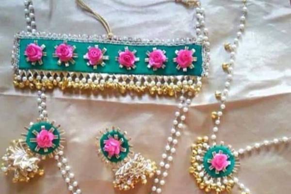 Floral jewellery