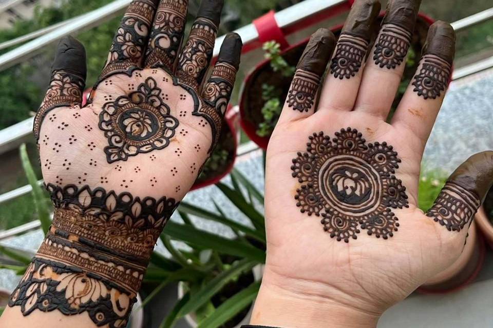 Ananya’s Mehndi Magic