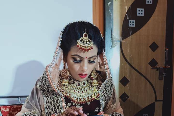 Devanshi Singh Professional Makeup N Hair Styles