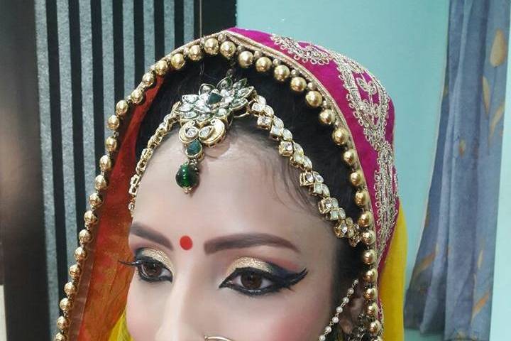 Devanshi Singh Professional Makeup N Hair Styles