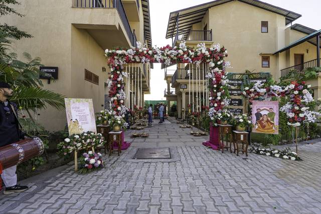 Entrance decor