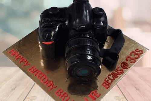 Camera shape birthday cake | Creative birthday cakes, Camera cakes, Cake  creations
