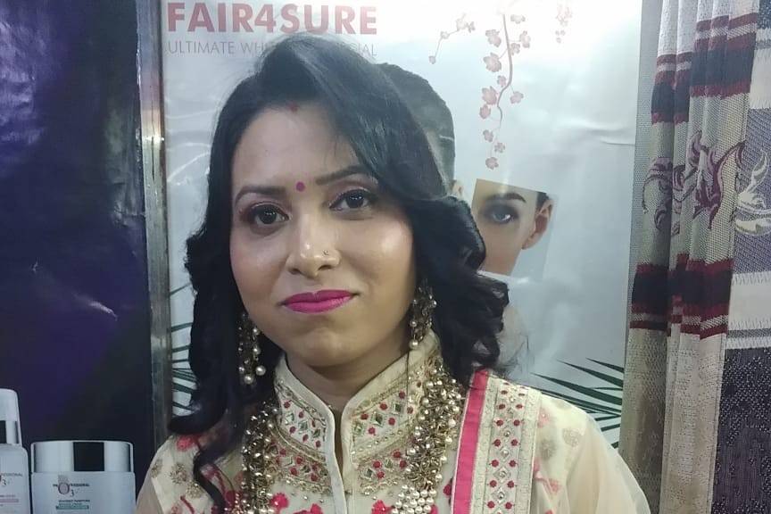 Tanisha Beauty Parlour