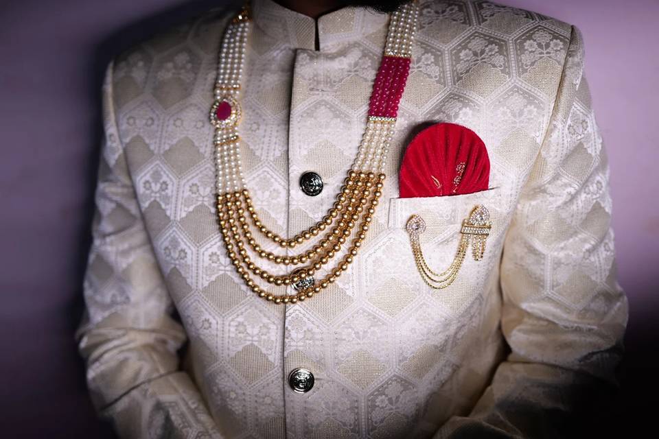Groom