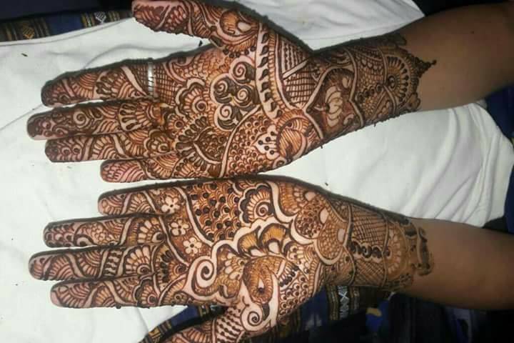 Sowmiya's Henna