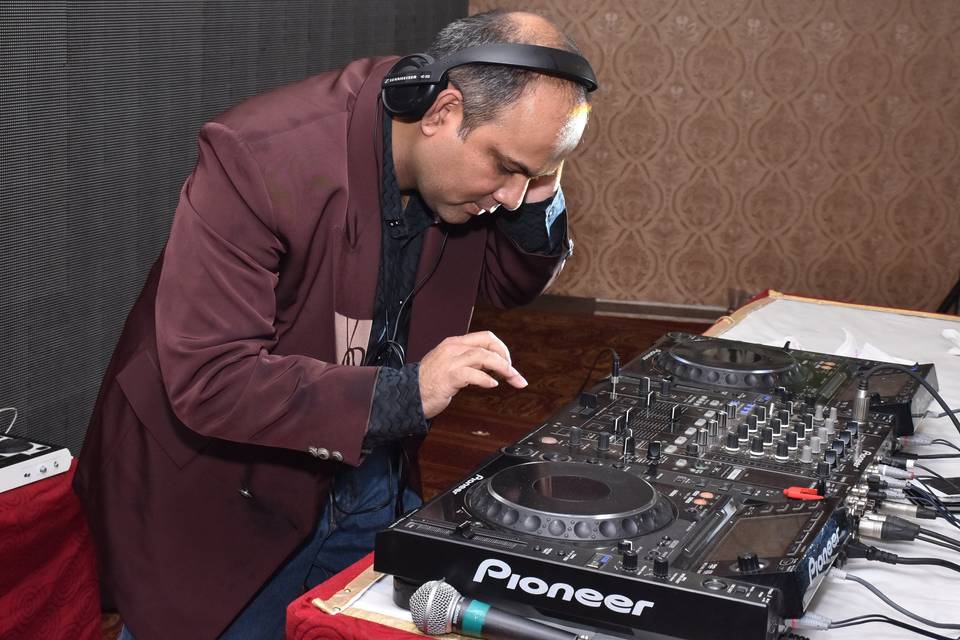 DJ Nainesh, Chembur West