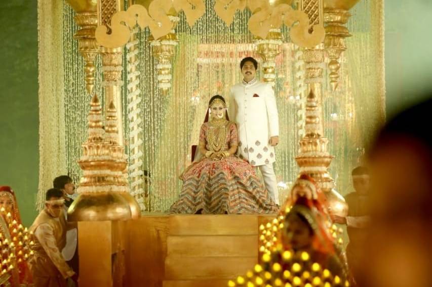 Couple entry