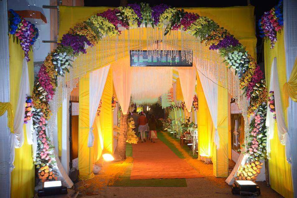 Entrance decor