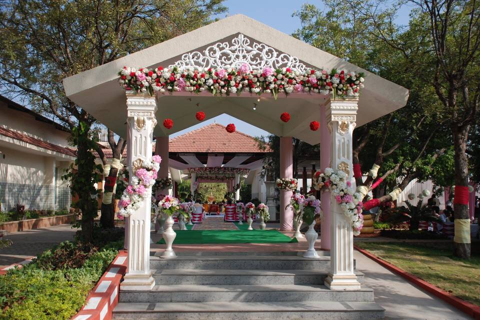 Lotus Mahal entry