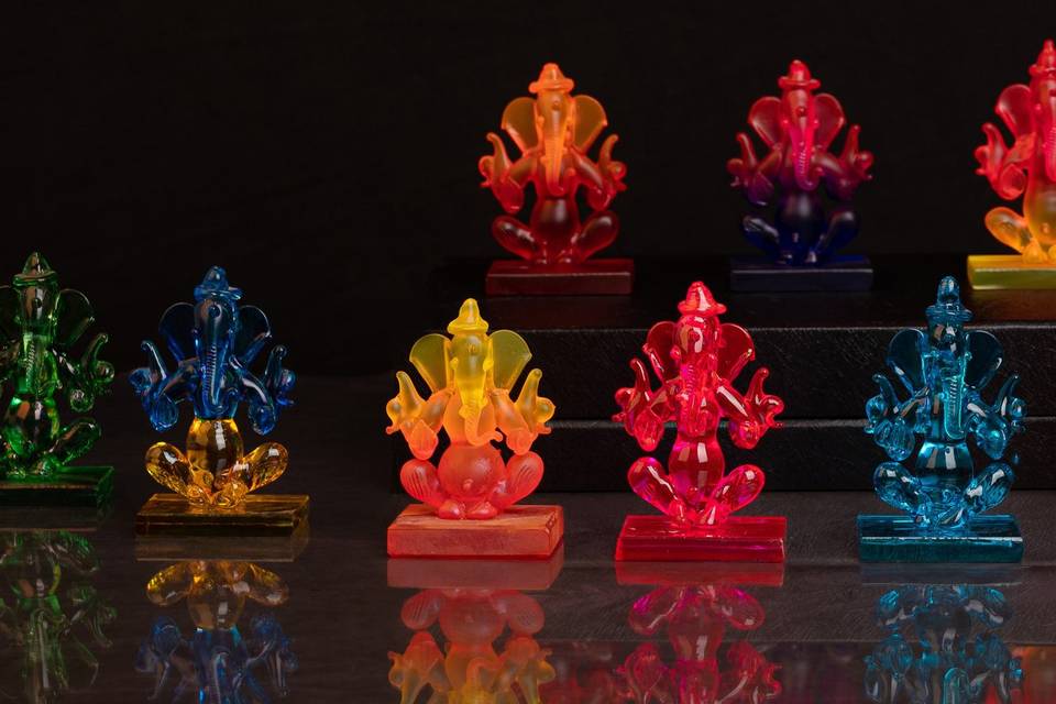 Glass crafted ganesha