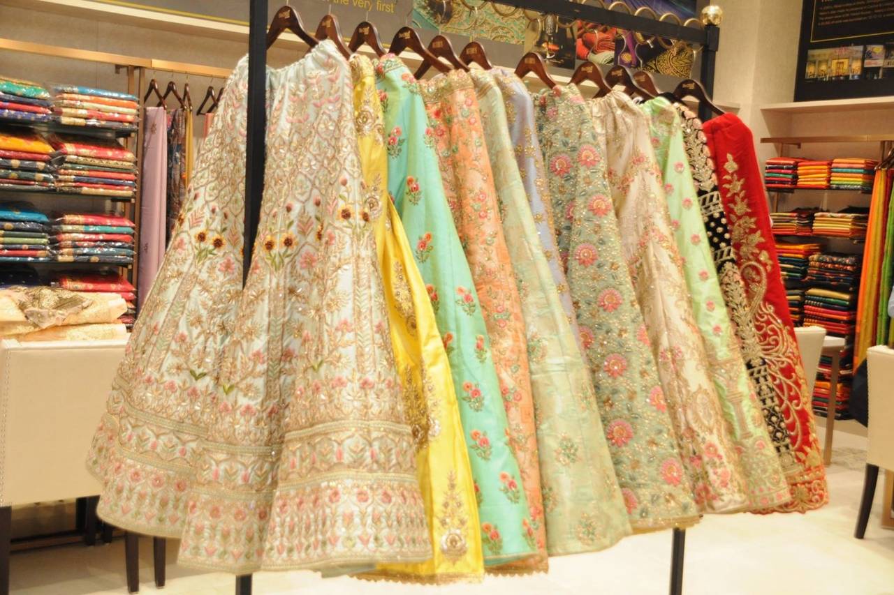 SARABSONS Shop no 101, Naveen Market, Kanpur | Lehenga crop top, Skirt top,  Womens dresses