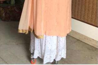 Salwar suit