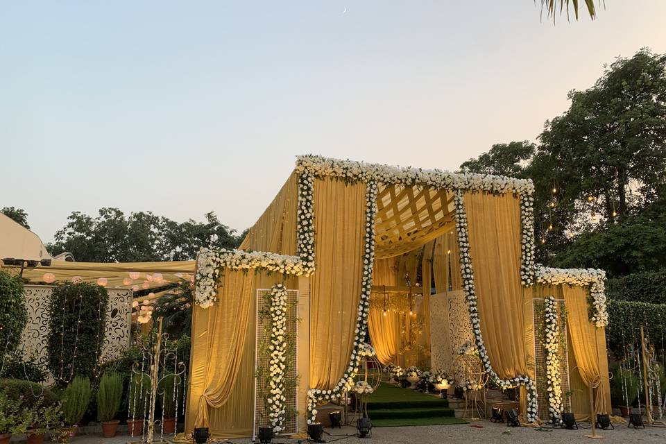 Decked up Entry