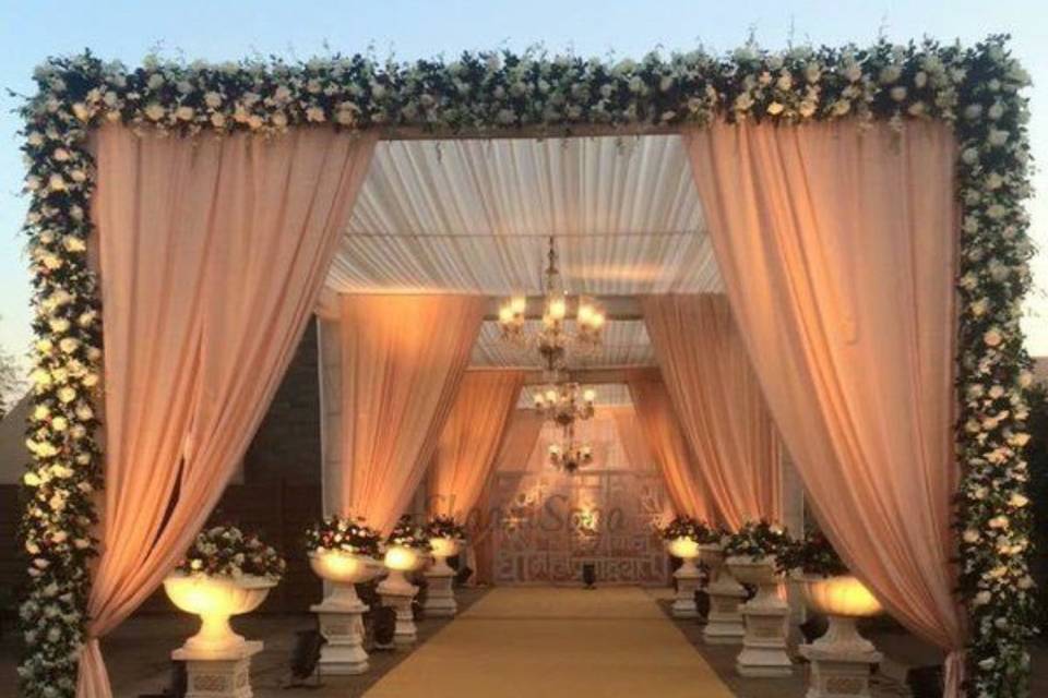 Entrance decor