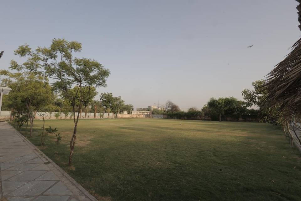 Lawn For 2000 - 3000 PAX