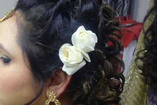 Floral hairdressing