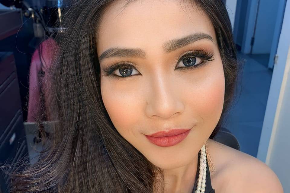 Party makeup