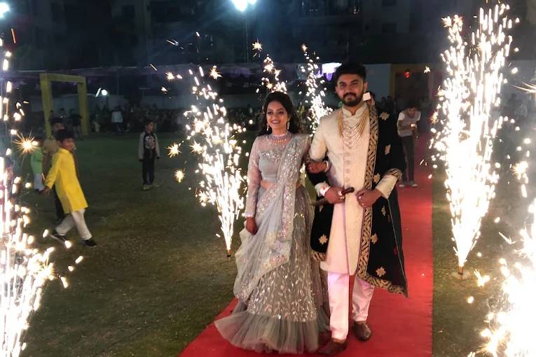 Couple entry