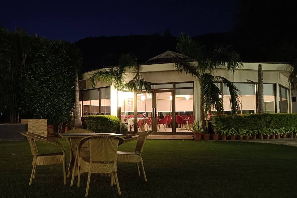 Mandapam/Restaurant at Night