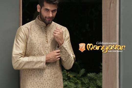 Manyavar Perfect Indo-Western Outfit with the Touch of Maroon Zardozi Work  at Rs 14999 | Indo Western Suits in Srinagar | ID: 18992807388