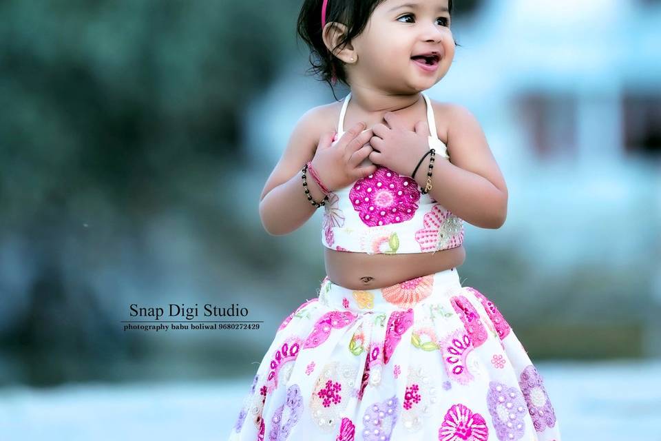 CANDID PHOTOGRAPHY