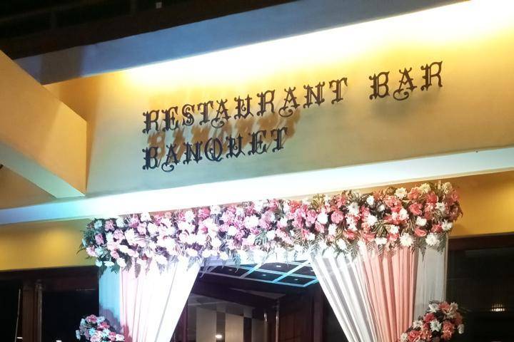 Entrance decor