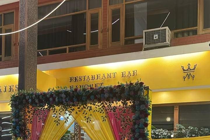 Entrance decor