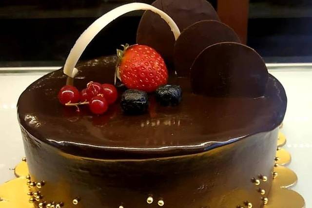 10 Best Cakes And Pastries Restaurants In Hyderabad 2024 | Order Online