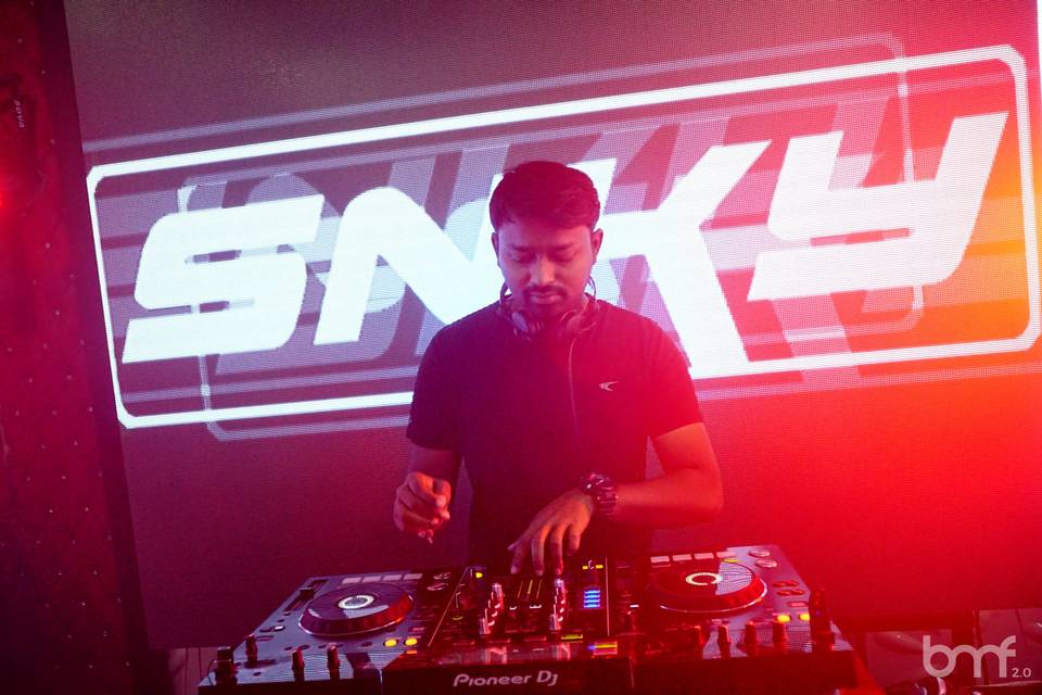 DJ SNKY