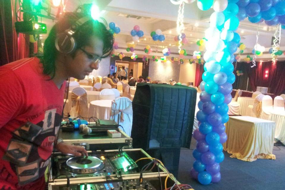 DJ Dhooom