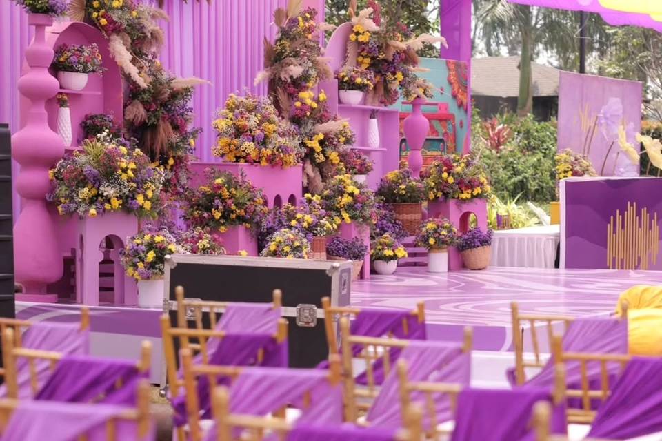 Haldi Seating