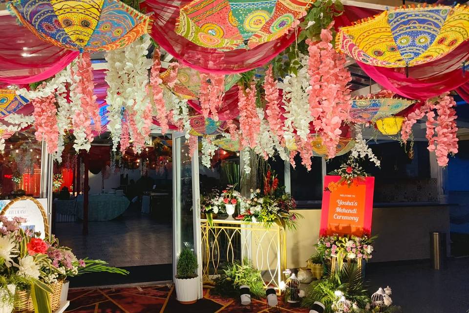 Arrival gate decor