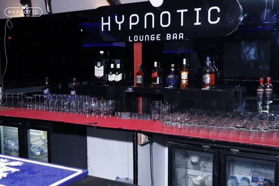 Hypnotic Lounger Bar