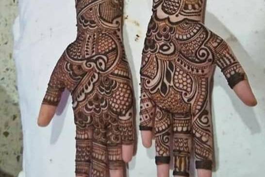 Hirtika Mehndi Art