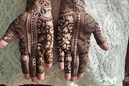 Hirtika Mehndi Art