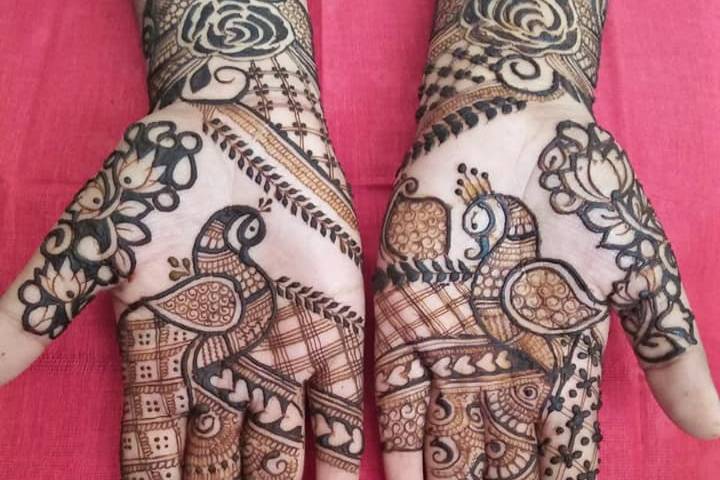 Hirtika Mehndi Art