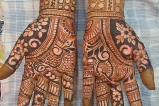 Hirtika Mehndi Art