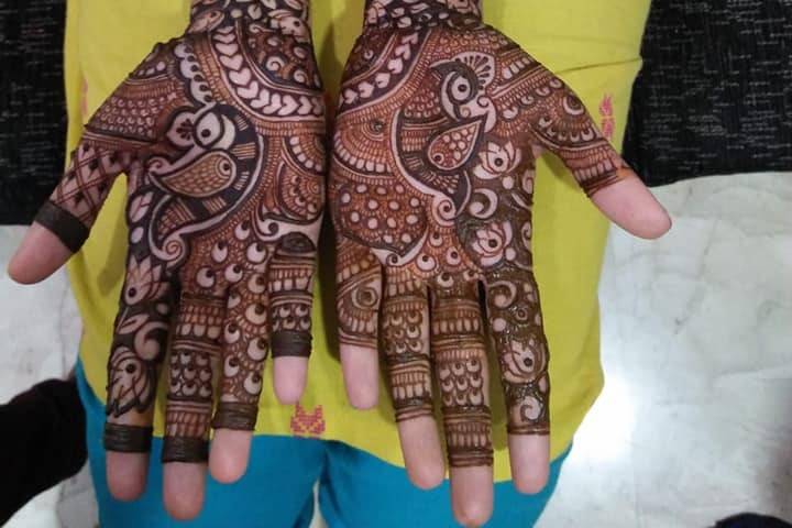 Hirtika Mehndi Art