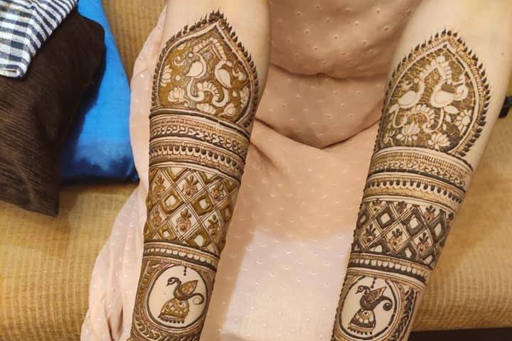 Hirtika Mehndi Art