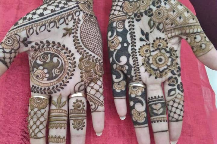 Hirtika Mehndi Art