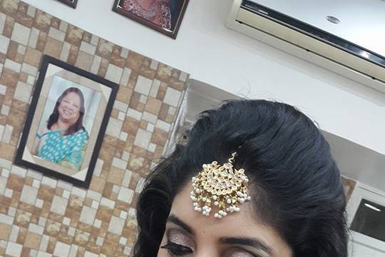 Indu Dami Beauty Parlour